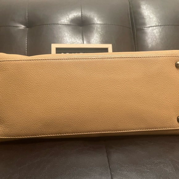 Chanel Cerf Tote - Picture 14 of 16